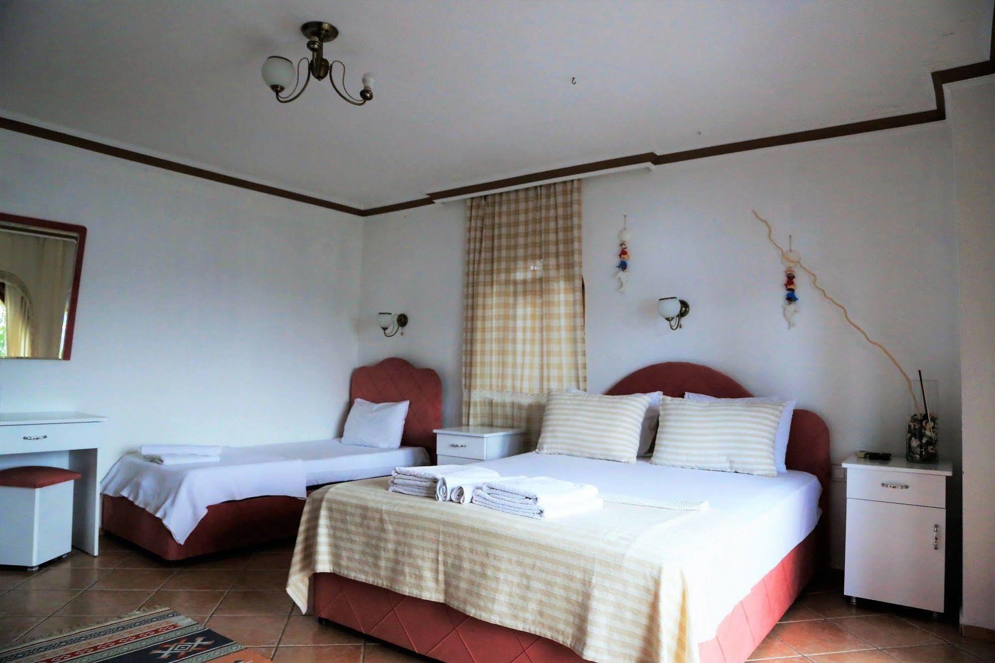 Dolphin Hotel Селимие Екстериор снимка